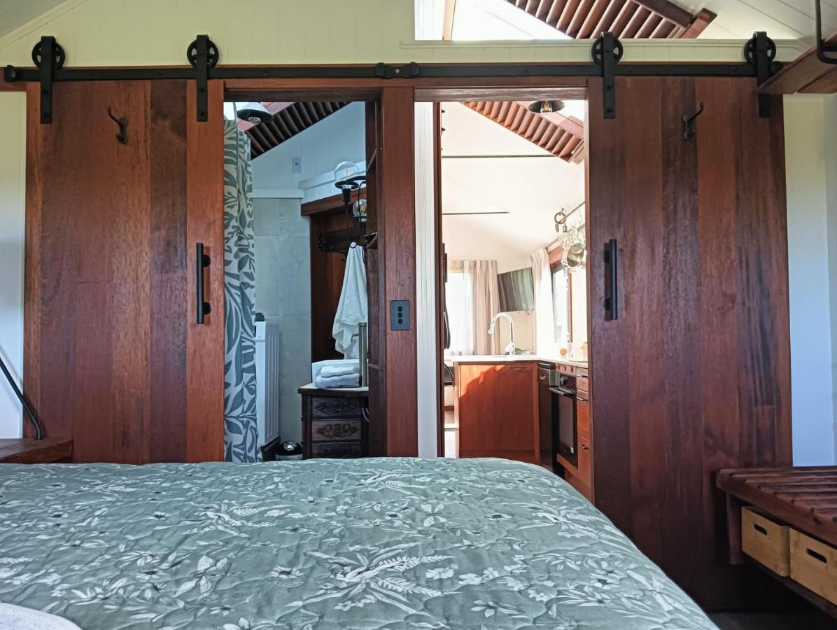 The Hut 56 Villa Whitianga Bagian luar foto