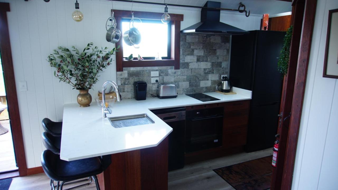 The Hut 56 Villa Whitianga Bagian luar foto